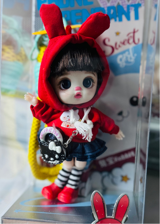 Adorable Luolifen jointed doll that can be used as a bag charm and phone pendant. (1 piece)