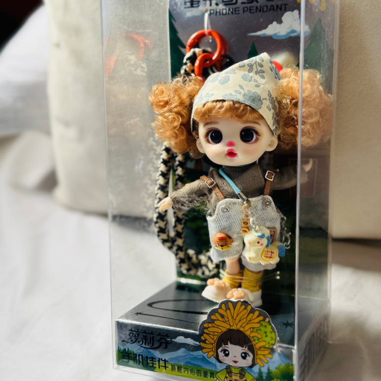 Adorable Luolifen jointed doll that can be used as a bag charm and phone pendant. (1 piece)