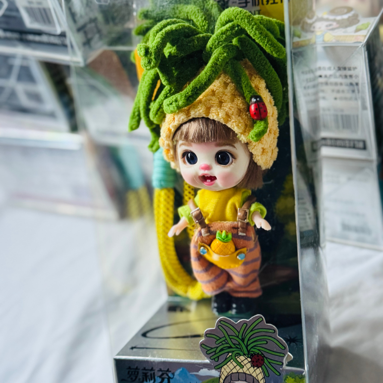Adorable Luolifen jointed doll that can be used as a bag charm and phone pendant. (1 piece)