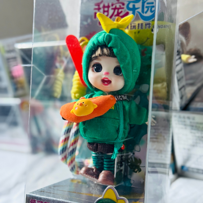 Adorable Luolifen jointed doll that can be used as a bag charm and phone pendant. (1 piece)