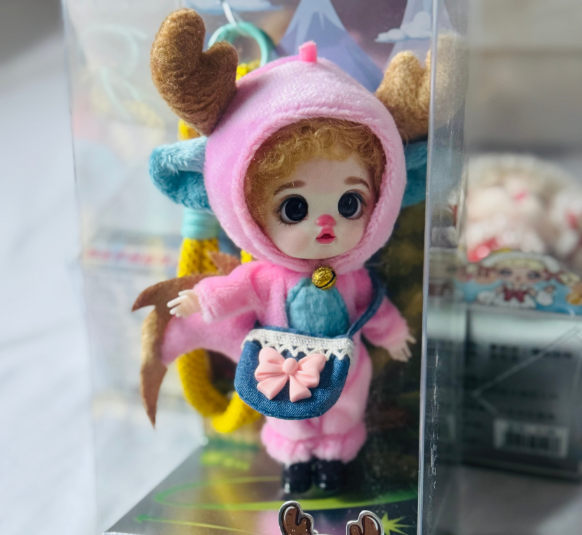 Adorable Luolifen jointed doll that can be used as a bag charm and phone pendant. (1 piece)